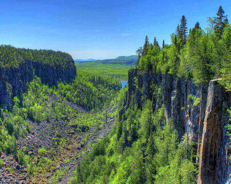 Ouimet-Canyon