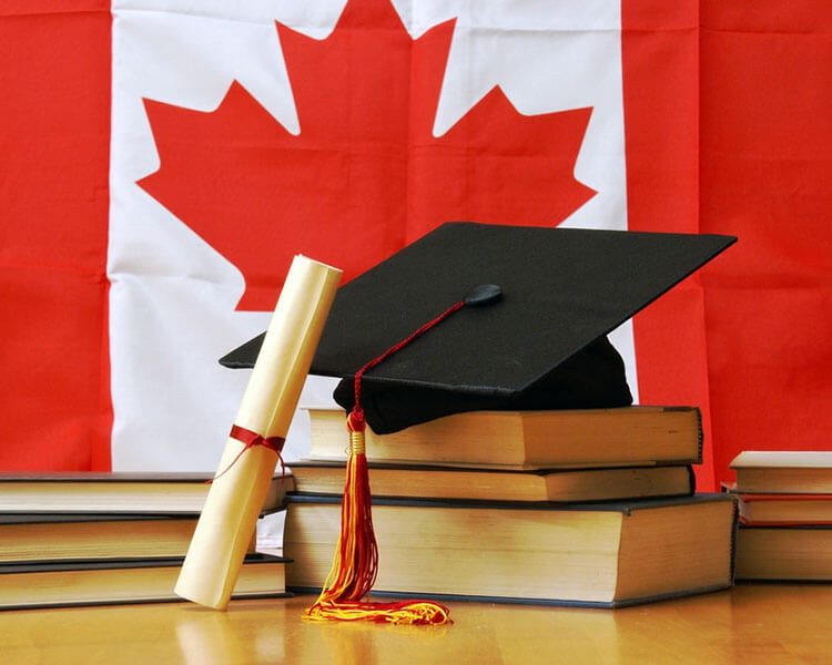 تمدید مجوز کار پس از فارغ التحصیلی در کانادا
